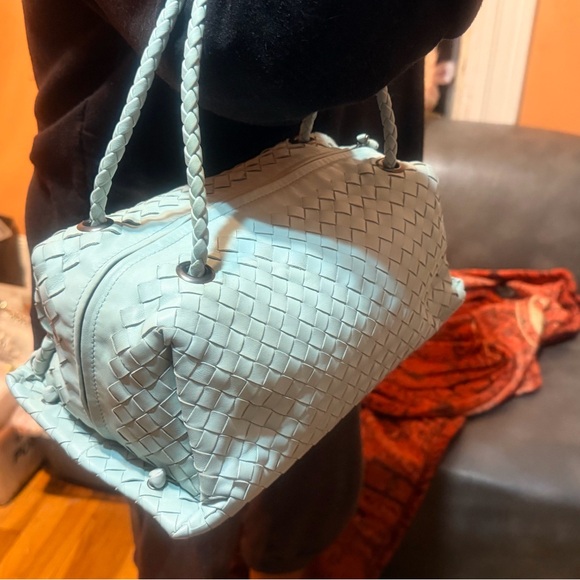 EUC! Bottega Veneta intrecciato handle bag.Lamb skin,soft blue,Dual handles🫶 - Picture 9 of 12